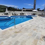 Apto Com Ar-Cond E Piscina A 100 M Praia Da Enseada