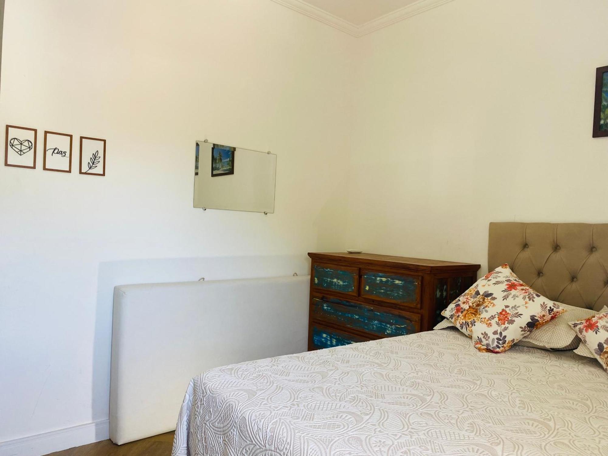 Apto Com Ar-cond E Piscina A 100 M Da Enseada Apartamento *