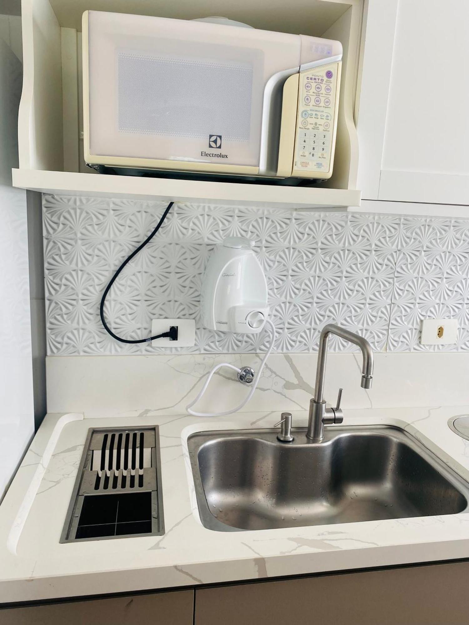 Apto Com Ar-cond E Piscina A 100 M Da Enseada Apartamento Ubatuba