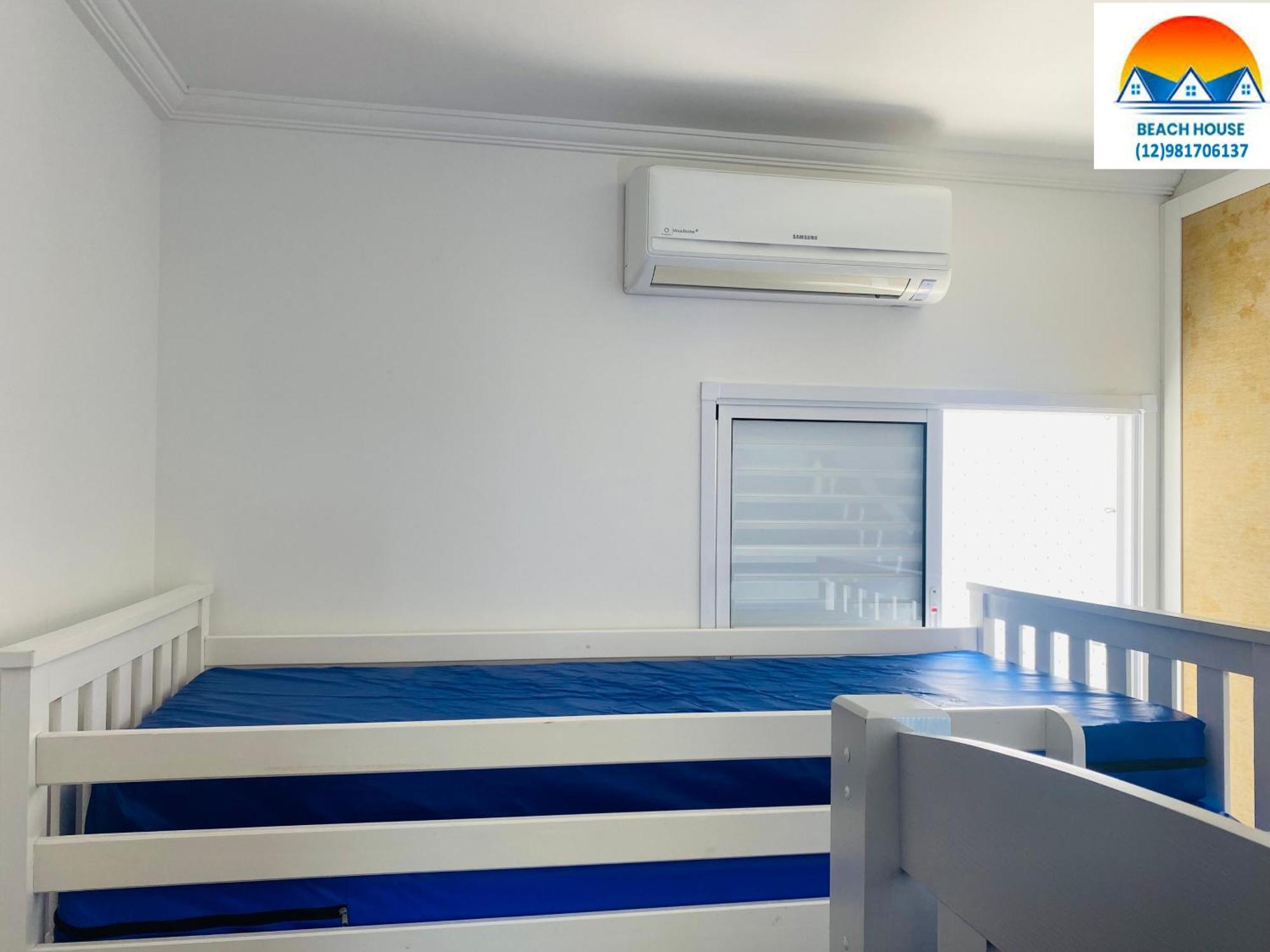 Apto Com Ar-cond E Piscina A 100 M Da Enseada Apartamento