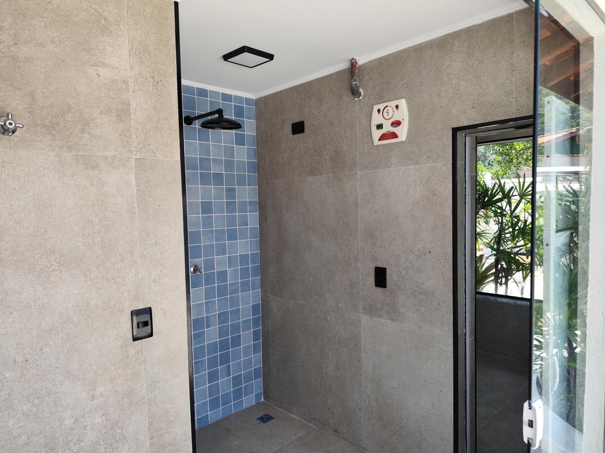 Apto Com Ar-cond E Piscina A 100 M Da Enseada Apartamento *