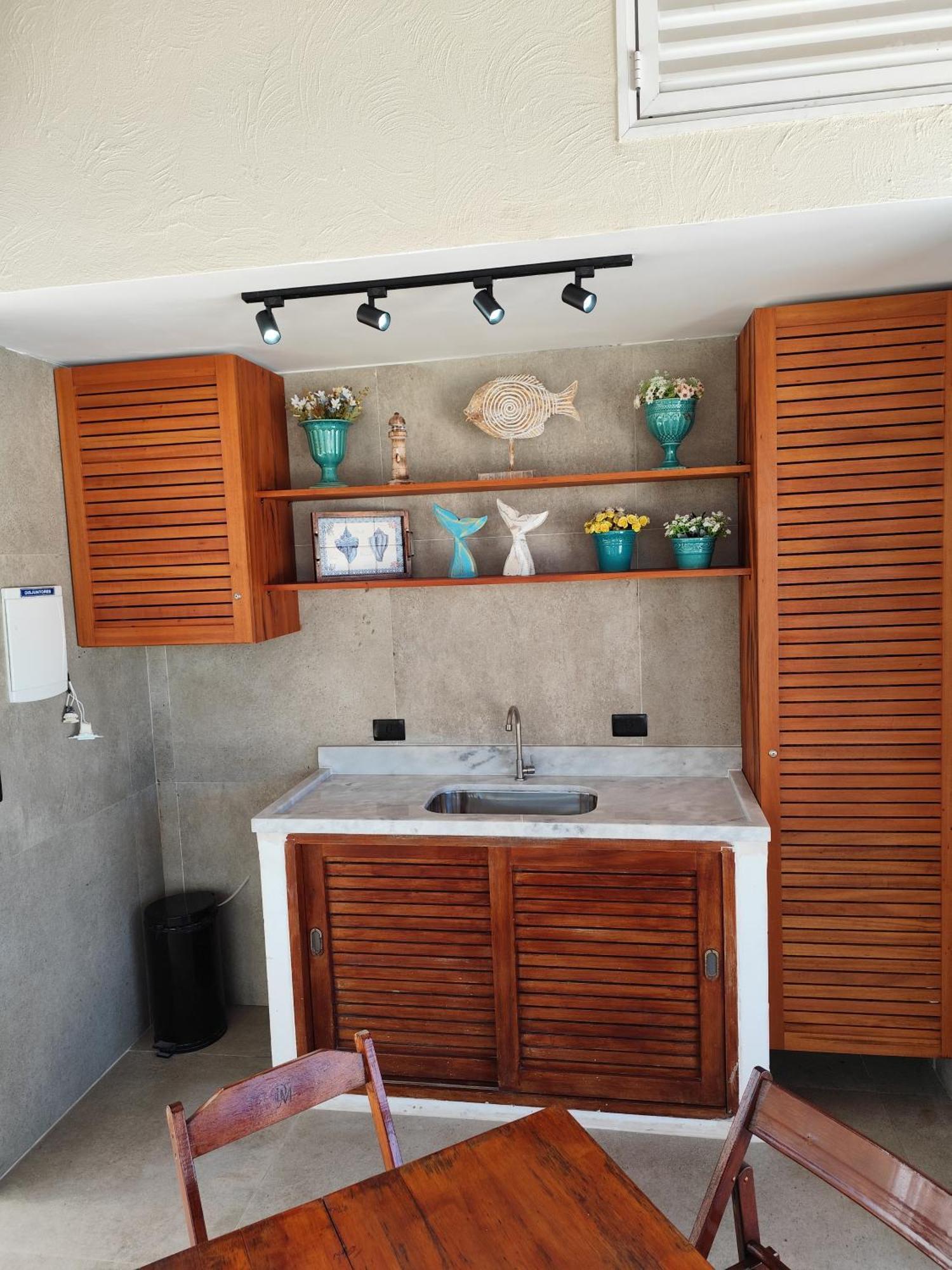 Apartamento Apto Com Ar-cond E Piscina A 100 M Da Enseada *